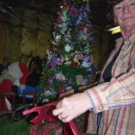 decorating the float